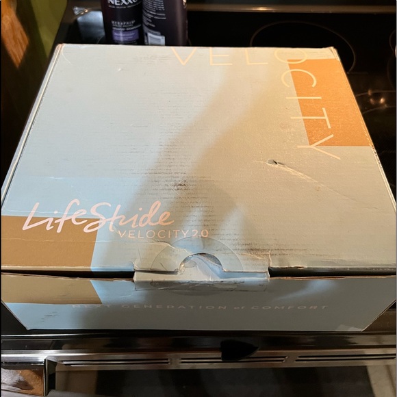 7.5 brown velocity mid rise boots - Picture 4 of 5